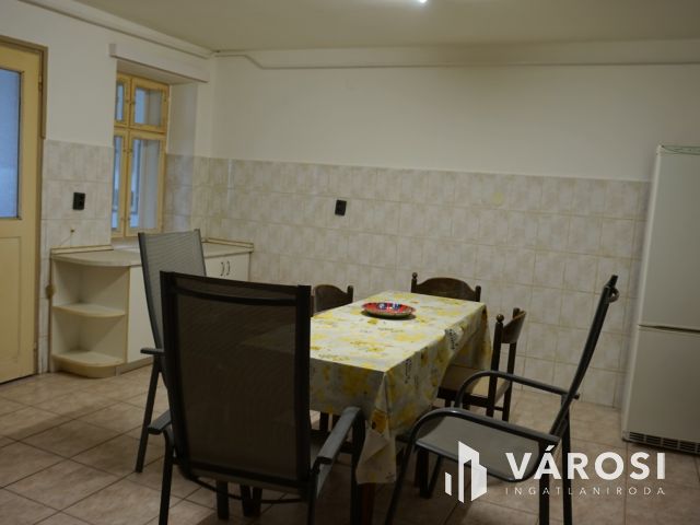 Kertes ház a Csúcson