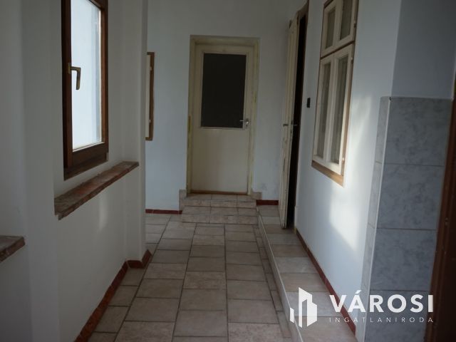 Kertes ház a Csúcson