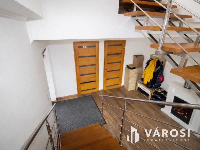Modern családi otthon és vállalkozás Nagyszénáson