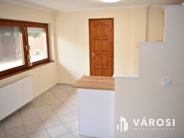 KIADÓ 64 M²-ES, KÉTSZINTES LAKÁS GYULA BELVÁROSÁBAN!